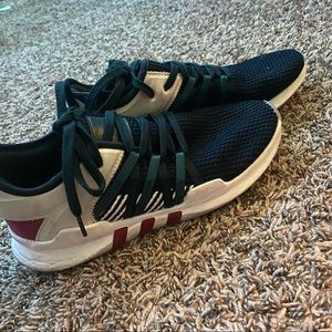 Navy 9.5 Adidas tennis shoes